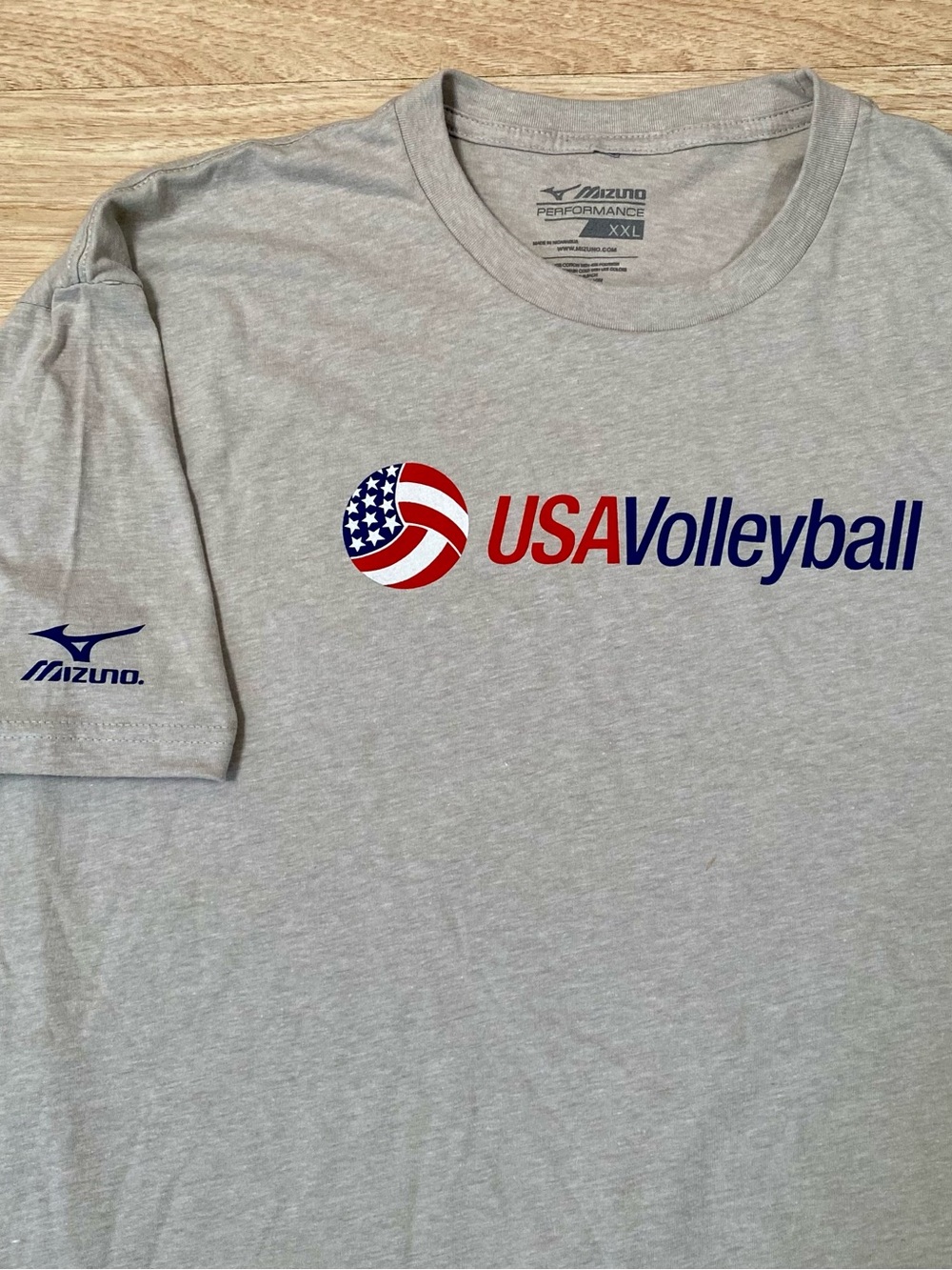 Mizuno Performance T-Shirt Men’s XXL Grey USA Volleyball Short Sleeve Tee Shirt